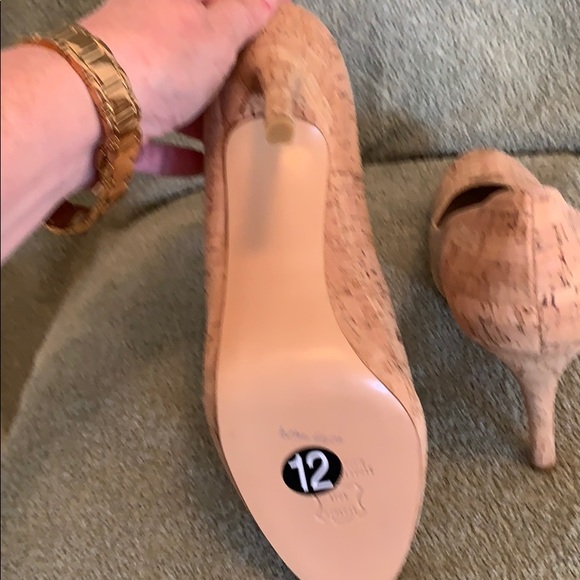 Stuart Weitzman Cork platform heel. New size 12B - Picture 5 of 6